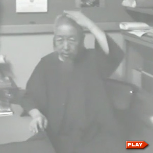 Cheng Man Ching seated, discussing Chi circulation